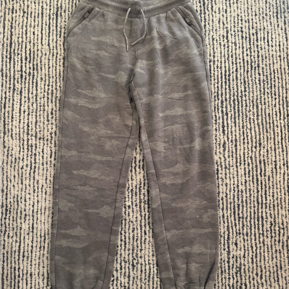 Athleta Kids Gray Camo Joggers (Two Pack)